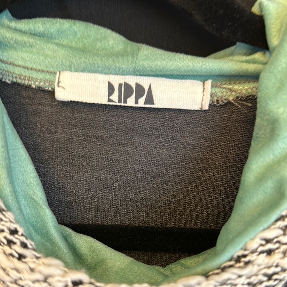 Colorblock Hoodie with Patterned Sleeves Rippa - Picture 2 of 10